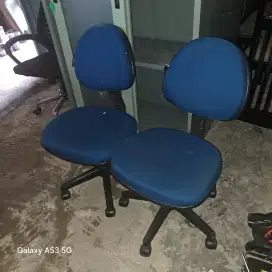 Kursi kantor biru savello