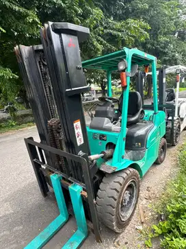 DIJUAL FORKLIFT MITSUBISHI GRENDIA 3 TON MAST TRILIFT TRIPLE STAGE