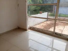 Disewakan rumah 2 lantai kosongan di Harvest city