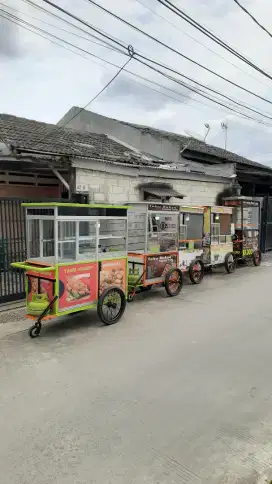 gerobak risol/tahu/cilok/telor/roti bakar/es buah/es teh/kopi-indomie