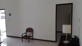 Jual cepat rumah rapi di nusaloka bsd