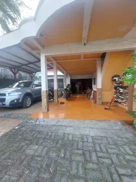 Di Jual Rumah Strategis Area Duren Sawit Jaktim ( WR)