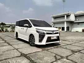 [LowKM] Toyota Voxy 2.0 AT 2019