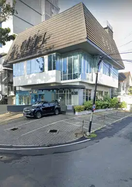 Gedung kecil, wolter monginsidi 3 lantai + basement, parkir 20mobil