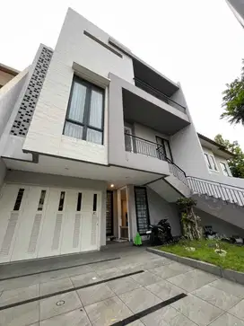 RUMAH dijual di Gading Serpong Cluster Sapphire - Pondok Hijau Golf.
