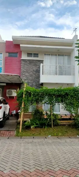 Dijaul Rumah Golf Lake (Ukuran 8x15 m)