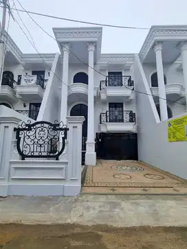 RUMAH MEWAH LOKASI STRATEGIS SEKAT AKSES CILANDAK DI JAGAKARSA
