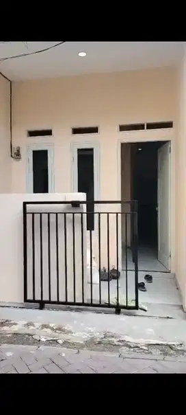 rumah akses mobil 2 kamar tidur Tangerang