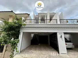 Rumah 3 Lantai Siap Huni Rumah Modern Eropa Classic, Pejaten