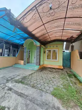 Rumah nyaman aman  dekat SC Hall