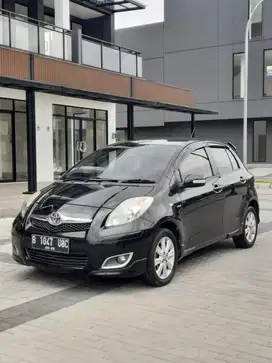 SUPER LOW KM MULUS TERAWAT ! Toyota Yaris 1.5 E AT 2011 Hitam