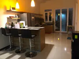 Dijual Rumah Keren 1,5 lantai Di Taman Kopo Indah 5