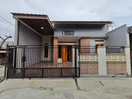 Dijual rumah lokasi hoek siap huni