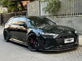 Audi RS 6 Avant 4.0T Quattro Carbon Mythos Black Metallic Urban