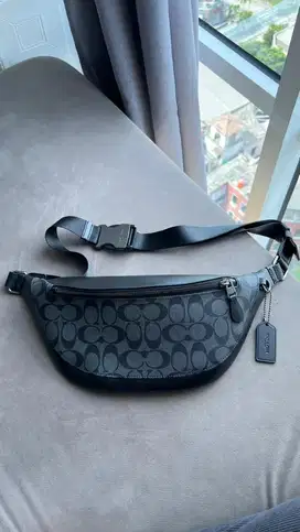 Coach Slingbag/ Waistbag original coach 100%