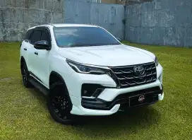 TOYOTA FORTUNER 2.8 GR SPORT 4X4 DSL MATIC 2022 KM 15RB