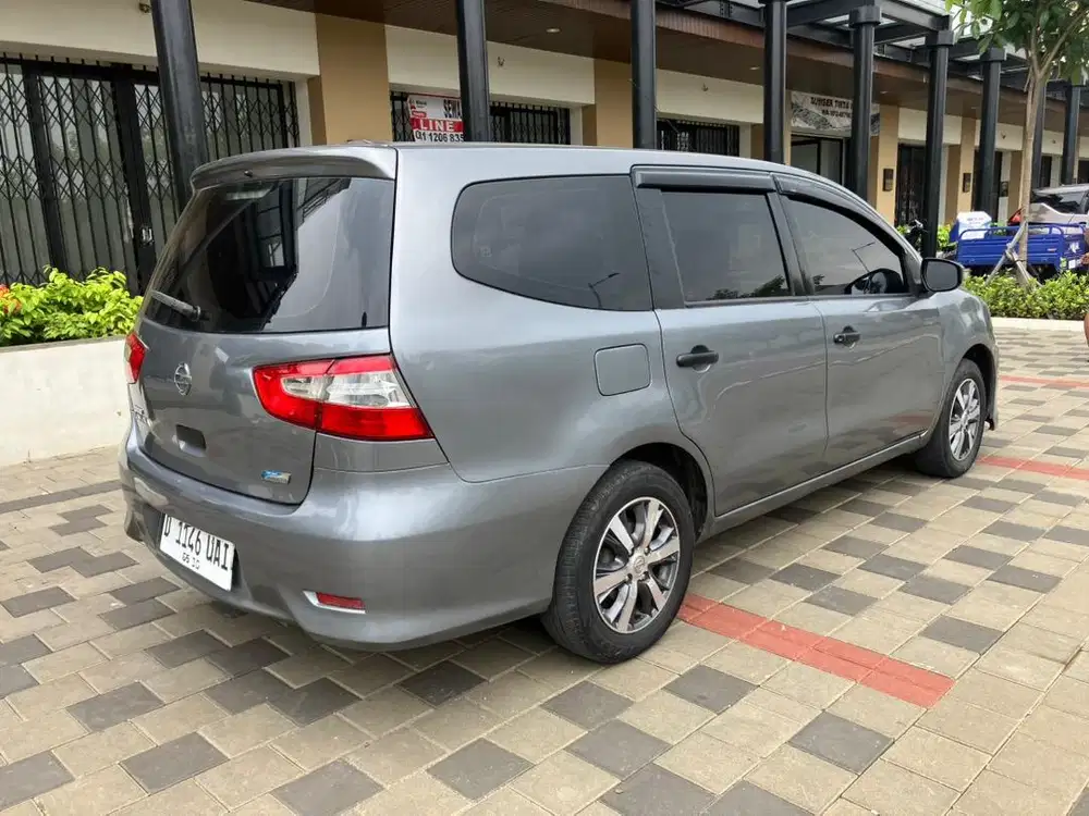 NISSAN GRAND LIVINA SV AUTOMATIC 2017