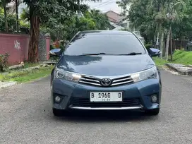 Toyota Altis V 1.8 AT 2015