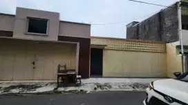 Dijual cepat bekas garasi / showroom. Tengah kota solo