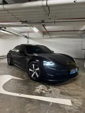 Porsche Taycan Full electric KM 1rb MURAH Pemakai langsung