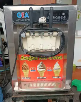 Mesin es krim  / es con