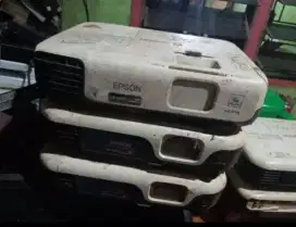 Saya menerima proyektor rusak atau padam