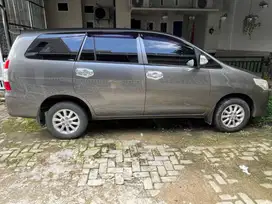 Innova M/T (2013)