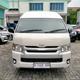 TOYOTA HIACE COMMUTER 2.5L M/T 2020 NIK 2019 KM 48 RB ORIGINAL 16 SEAT