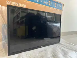 Samsung 32” Smart TV HD 4 Series N4300 | Mulus & Lengkap