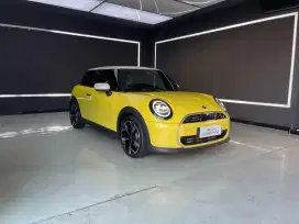 Mini Cooper S 2.O Turbo( Brand New)