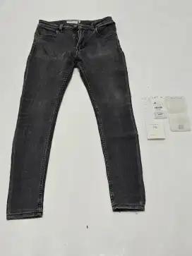 Celana Jeans Denim Pria Super Skinny Bershka Hitam Size EUR 36/ US 29