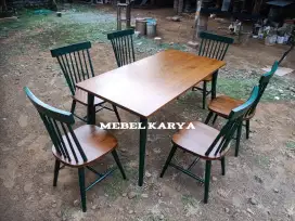 Meja makan enam kursi kayu jati