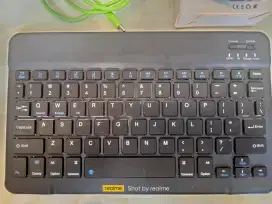 Keyboard bluetooth