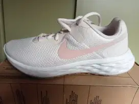 Sepatu Nike Revolution 6 NN size 7.5 Original, ex Display