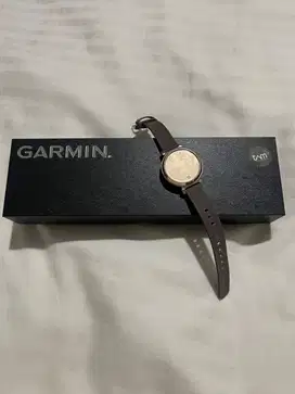 GARMIN Lily 2 classic baru beli bulan lalu dan baru dipake 1x