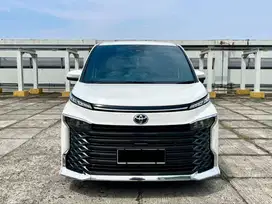 Toyota Voxy 2.0 2023 voxy 2018, voxy 2018 Voxy 2023