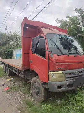 TOYOTA DYNA 2011 LOSBAK. Gaskeun