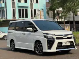 Toyota Voxy 2.0 AT 2018 Putih (Aha Adex)
