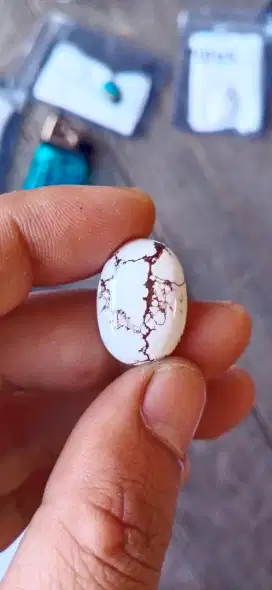 Batu pirus putih