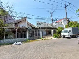 Dijual Rumah Hitung Tanah di Karang Empat Surabaya