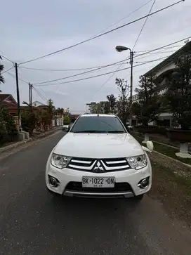 PAJERO SPORT DAKAR 2014 PUTIH