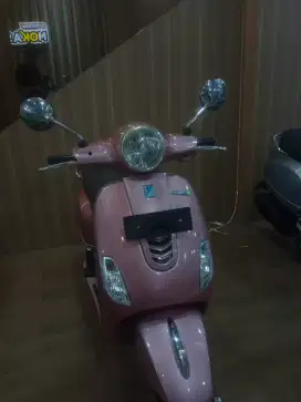 PIAGGIO VESPA LX 125 IGET 2017 PERFECT CONDITION