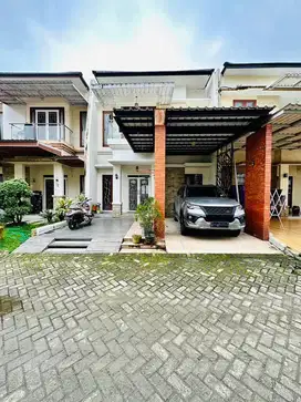 RUMAH SEMI FURNISH DALAM KOMPLEK DI FLAMBOYAN