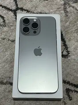 Iphone 15promax 256GB natural titanium