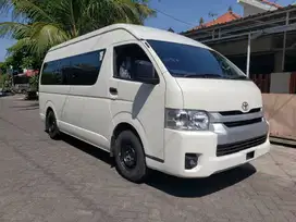 TOYOTA HIACE COMMUTER 3.0 MANUAL DIESEL