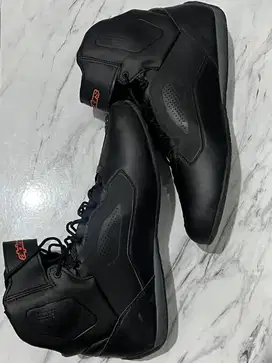 Sepatu touring Alpinestar Faster