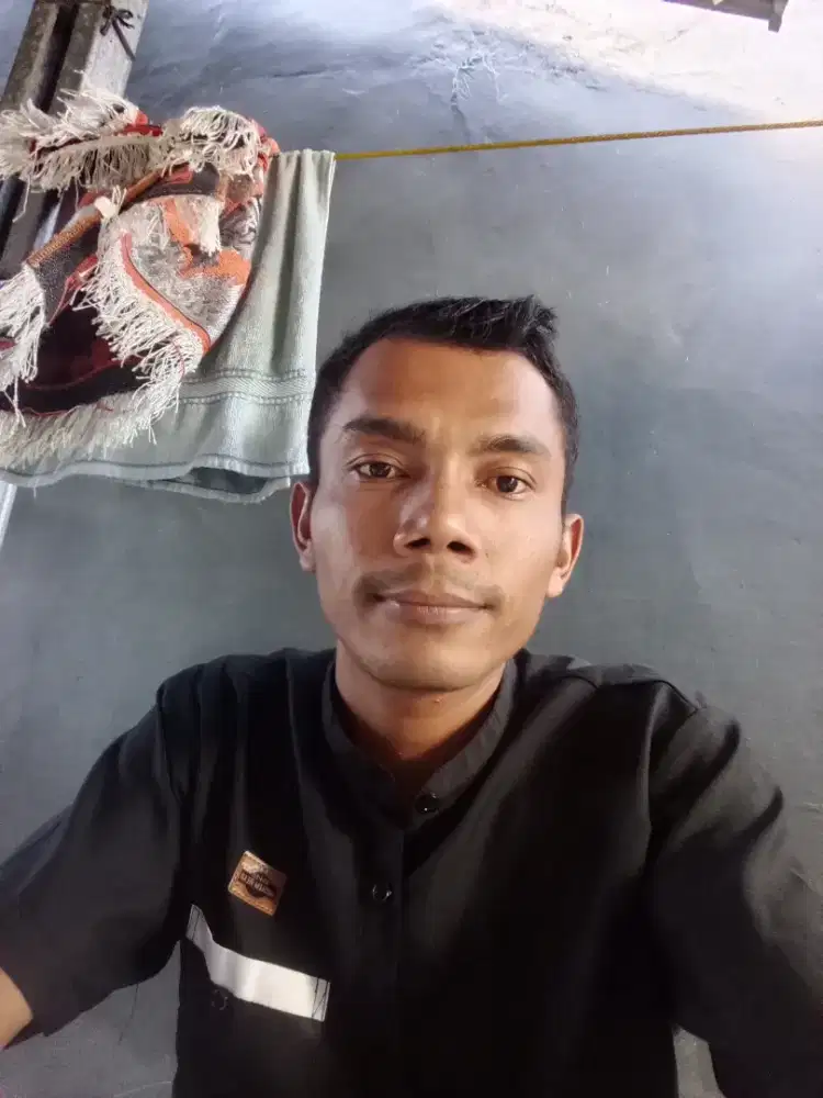 Cari kerja apa ajh yg penting halal...serius niat kerja.