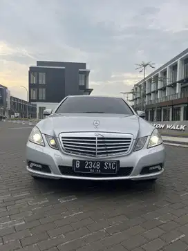 Mercedes Benz E 300 Elegance A/T 2010, Odo 57 Ribu
