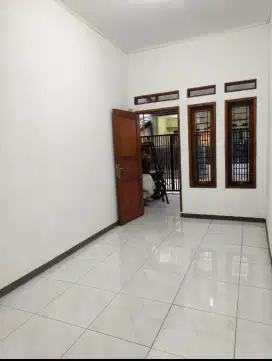 Rumah sudah renovasi di taman cibaduyut indah