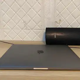 Macbook Pro 2018 Retina Core i5 ram 16GB /256GB Touchbar